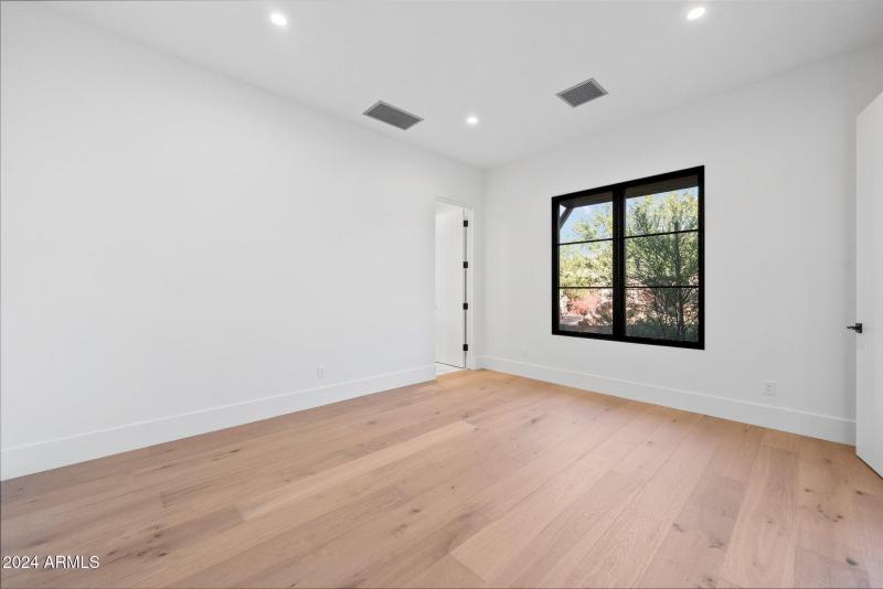 72-web-or-mls-A7S09090