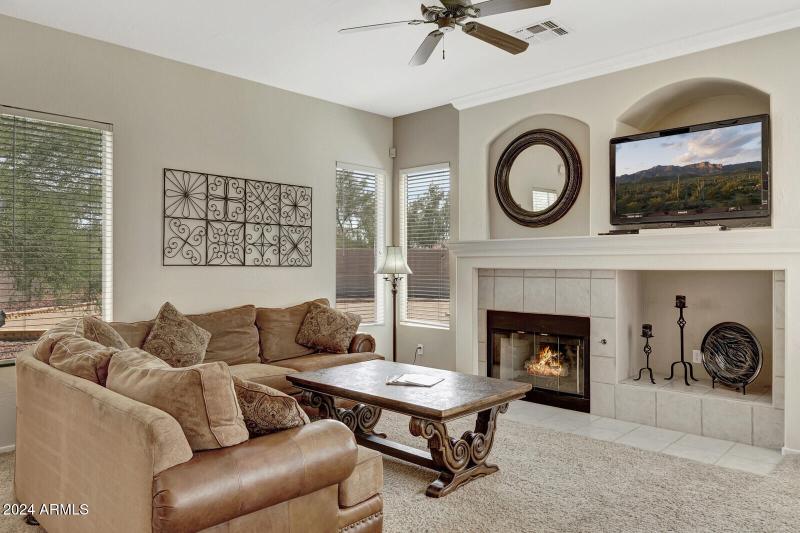 19_4343_East_Mossman_Drive__11_mls