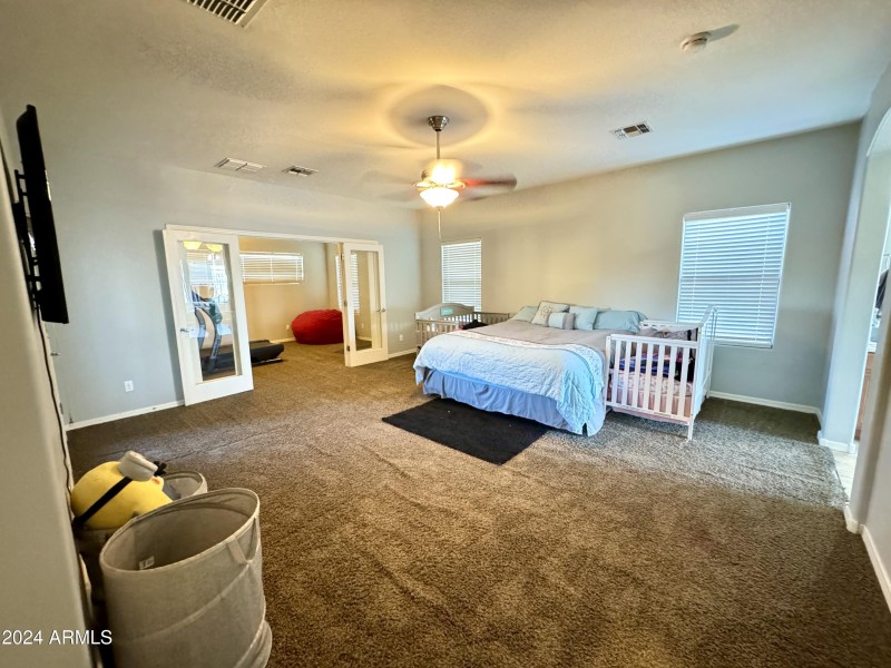 5AAE072A-F60A-4462-B2BA-9BC6A0F2161B