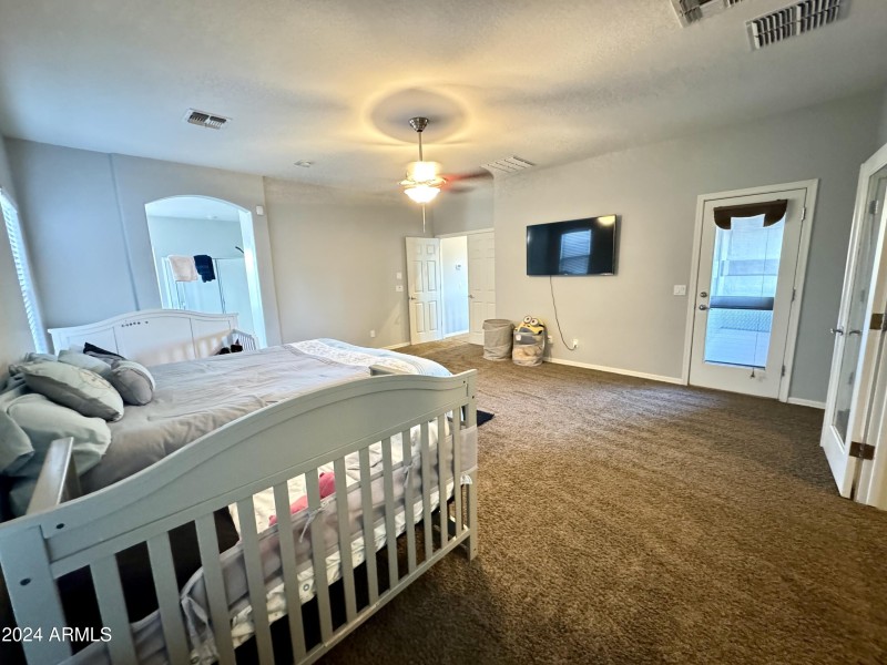 0DB76881-9585-441A-A9DC-D163BCCDA83F