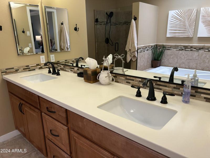 MASTER W DOUBLE VANITIES