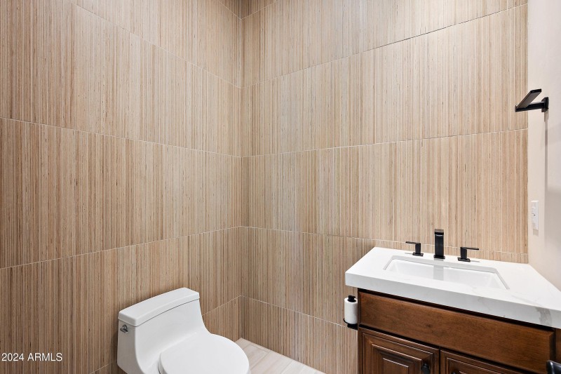 Powder Room w/Tile walls