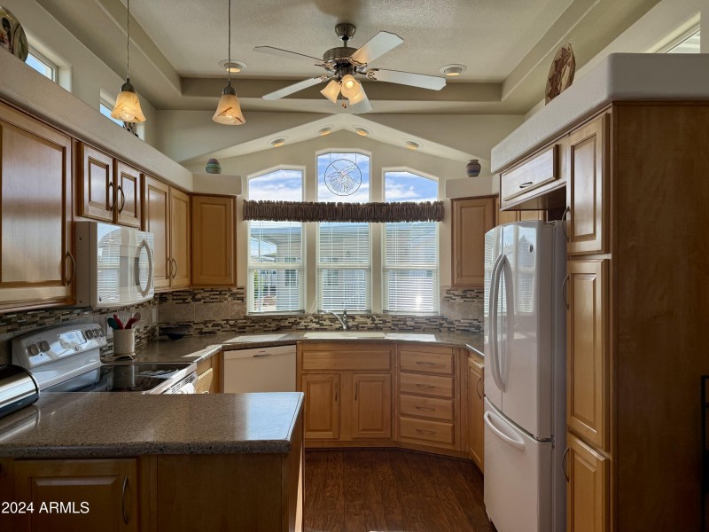 7750 E. Broadway Rd. #776