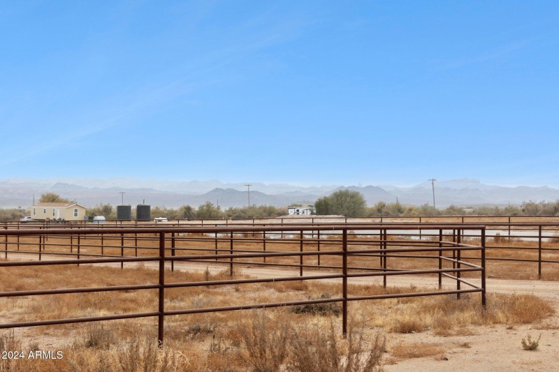 11-web-or-mls-27407-n-156th-st