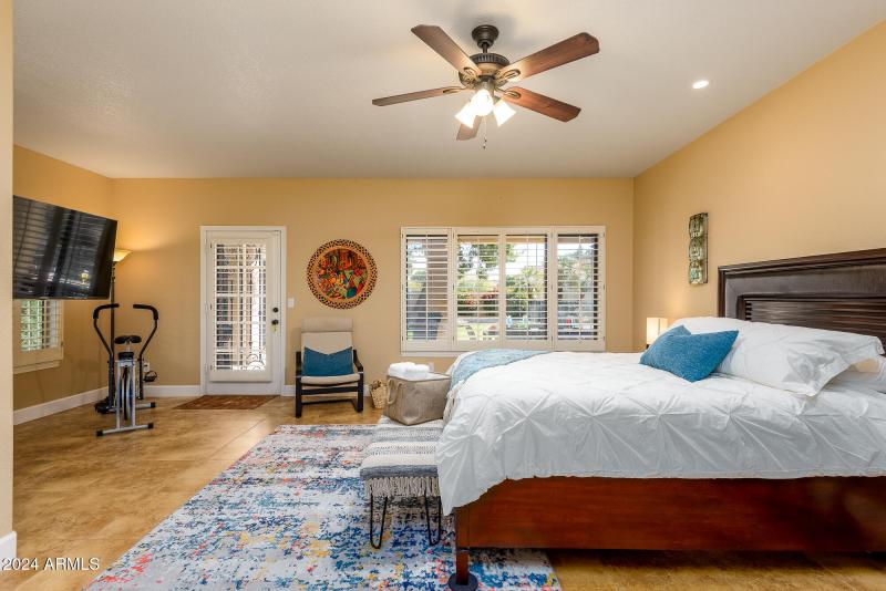 MB with access to Patio