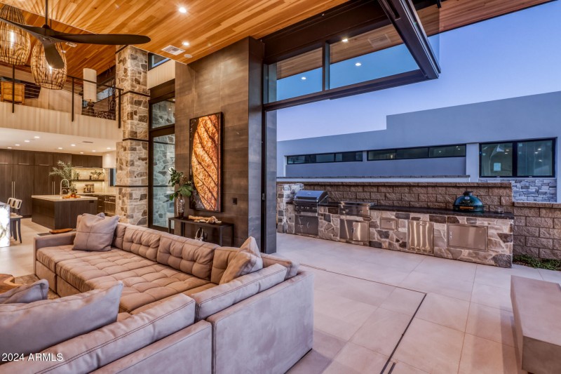 014_INDOOR OUTDOOR LIVING