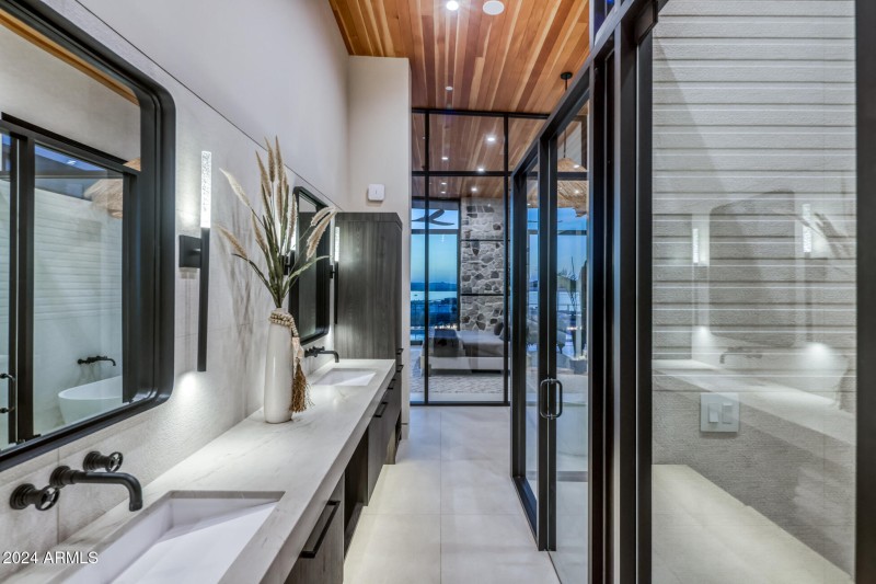 024_PRIMARY BATHROOM