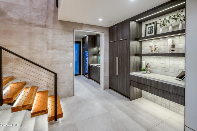 026_CUSTOM CABINETRY