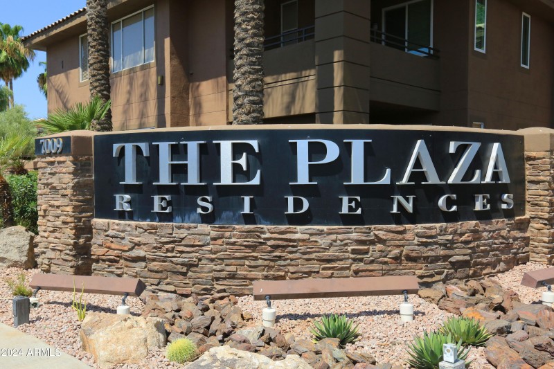 8_The Plaza 8Residences-Sign