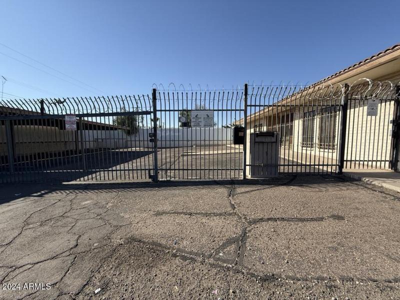 C283F72F-762A-46C2-9B3C-45164E317F81_1_1