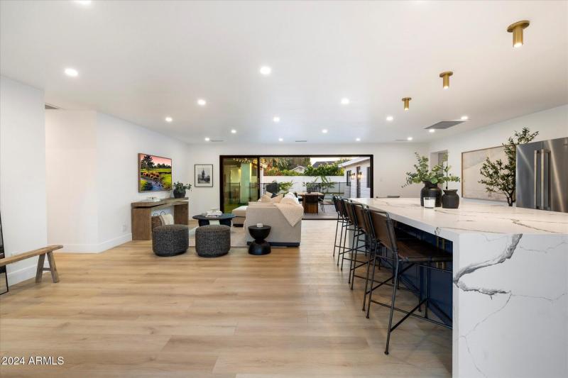 Overview Living Room