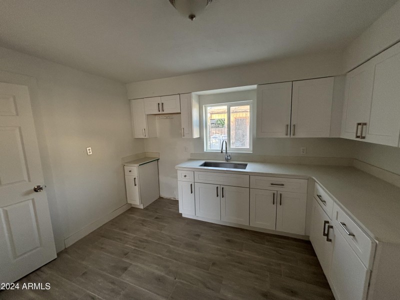 kitchen cabinets 114 e 12th st