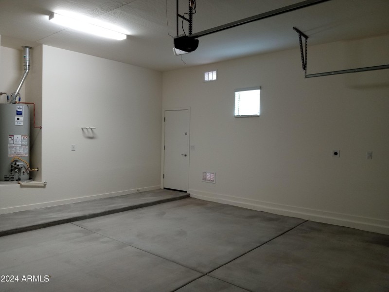 2-Car Garage w/8' ft. Header