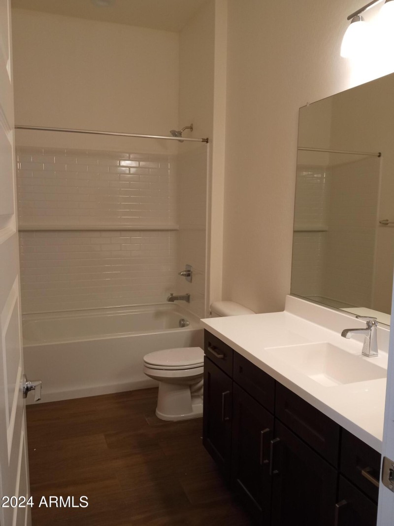 Bath 2 with Tub/Shower Combo