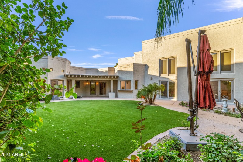 Backyard with Firepit Included