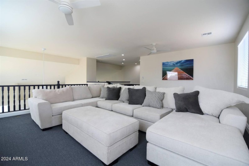 2fee01d9-b9e2-488f-8833-c98ef369d10a