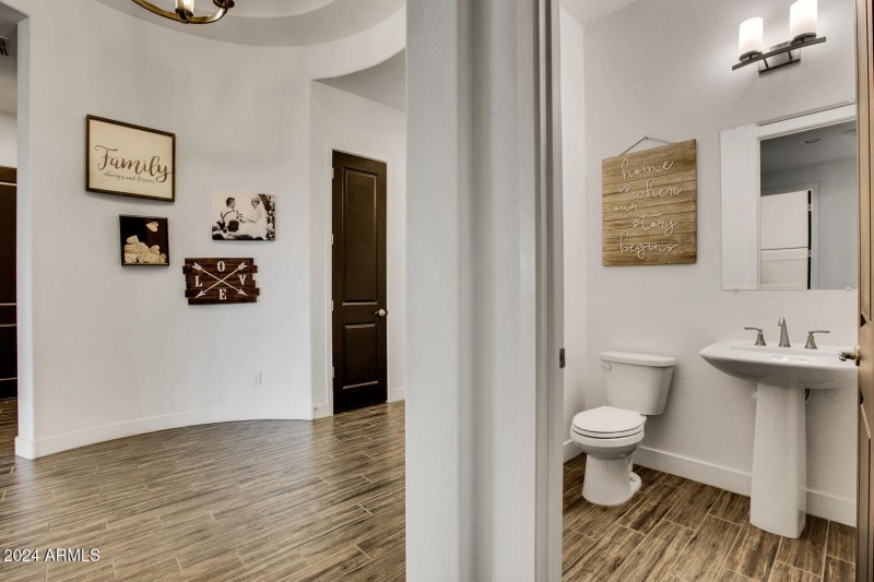 Half Bath of Rotunda