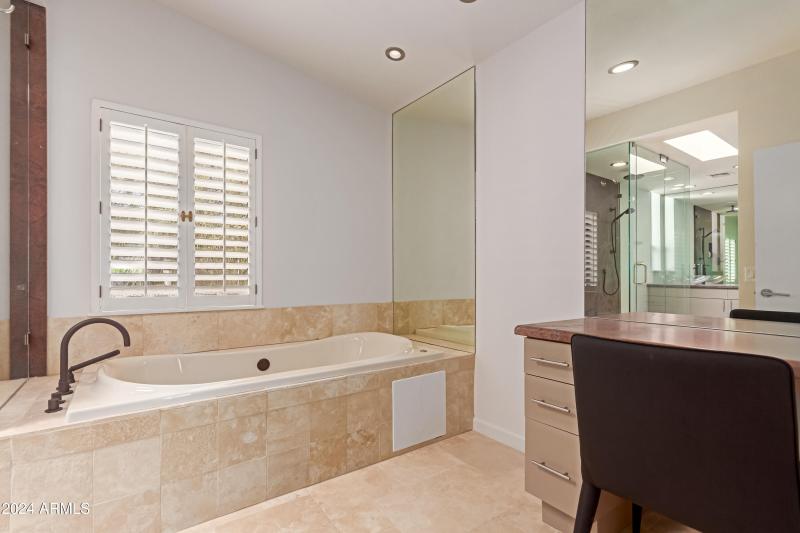 0027-27 - Coyote Pass