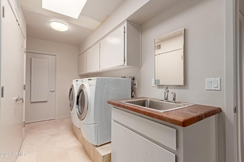 0036-36 - Coyote Pass