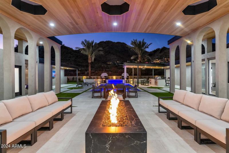 6664 N 40th St-large-020-041-6664 N 40th