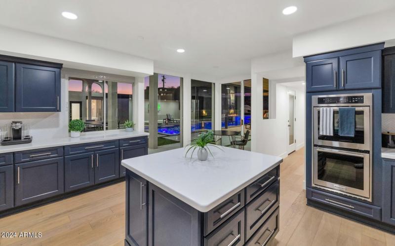 6664 N 40th St-large-034-056-6664 N 40th