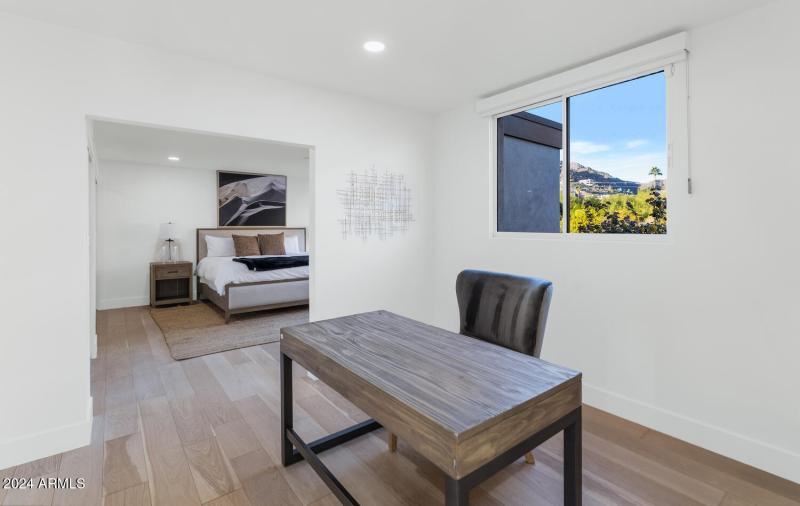 6664 N 40th St-large-036-043-6664 N 40th