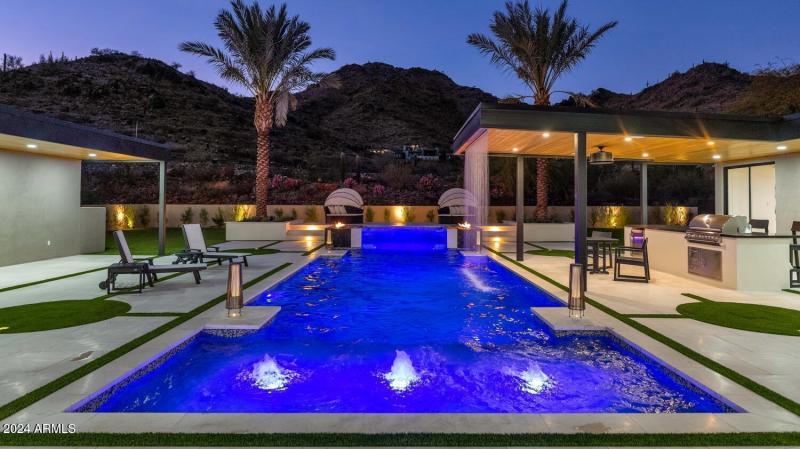 6664 N 40th St-large-053-024-6664 N 40th