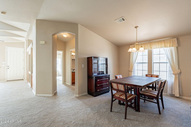 11-web-or-mls-Goldfield-11