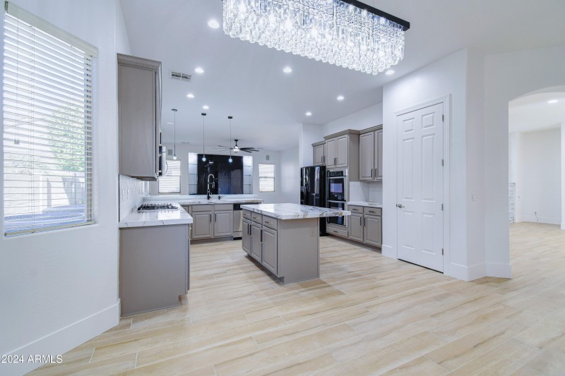 Love that Chandelier!