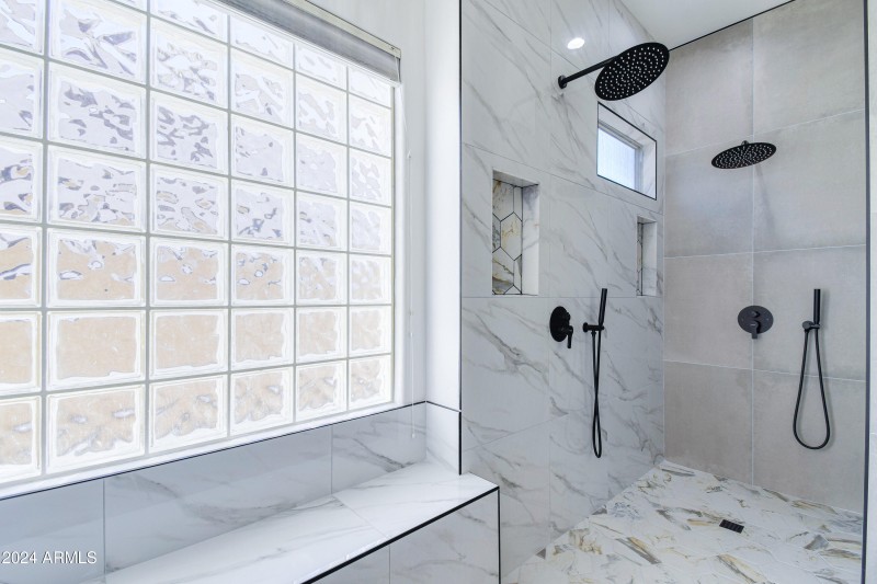 Huge Two-Person Shower!