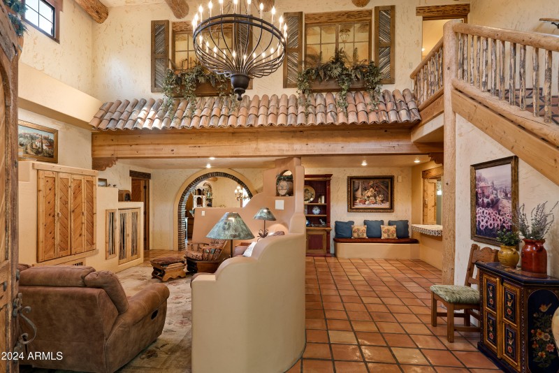 JL_3875NStagecoachRd-CommonAreas-01