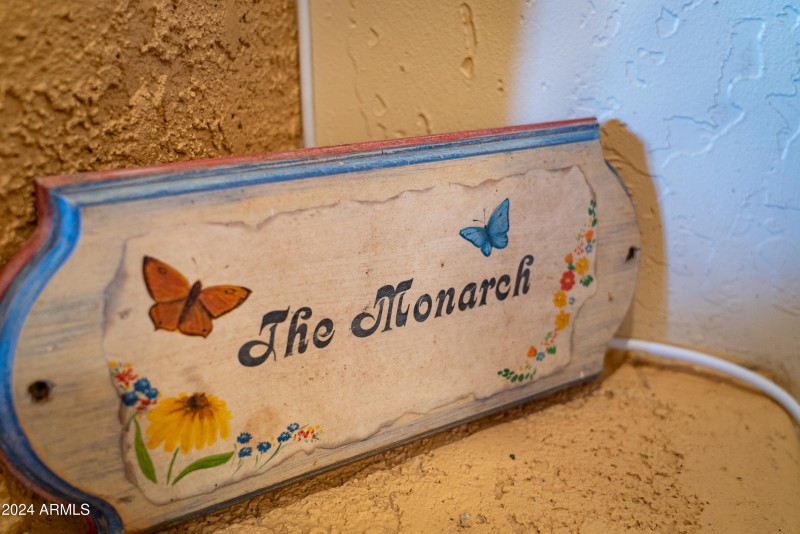 JL_3875NStagecoachRd-MonarchRoom-02