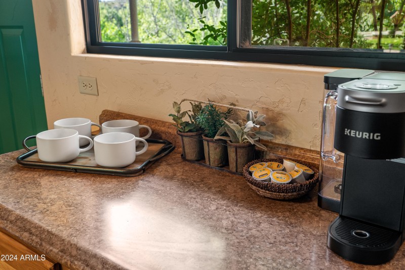 JL_3875NStagecoachRd-MonarchRoom-05