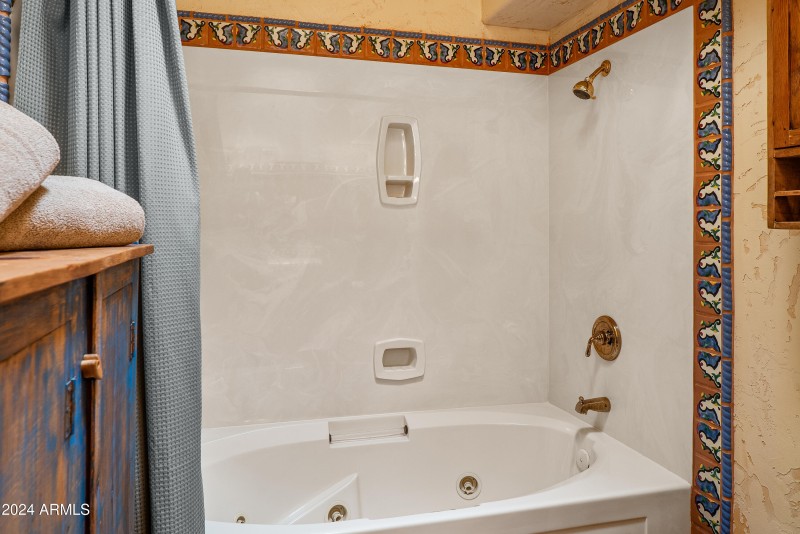 JL_3875NStagecoachRd-MonarchRoom-09