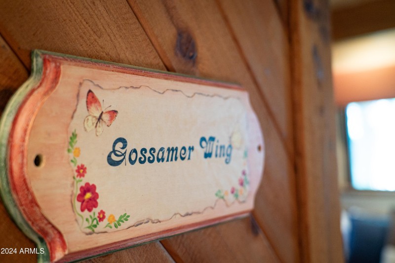 JL_3875NStagecoachRd-GossamerWing-02