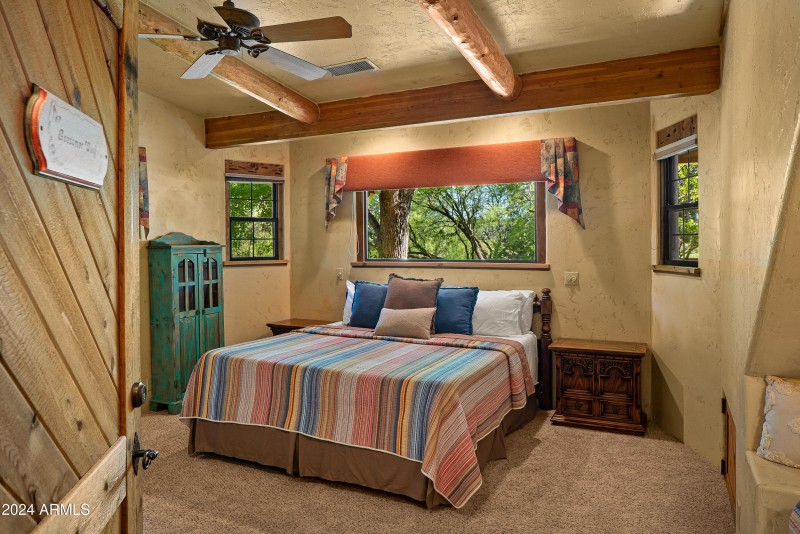 JL_3875NStagecoachRd-GossamerWing-01