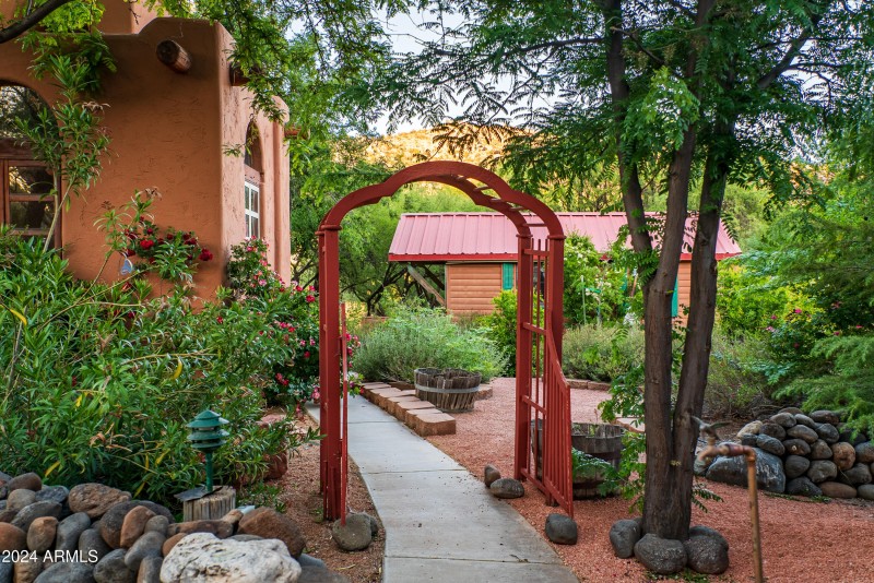 JL_3875NStagecoachRd-GardenPoolDock-12