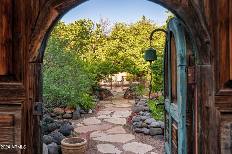 JL_3875NStagecoachRd-GardenPoolDock-02