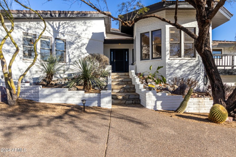 Welcome Family & Guest in Style