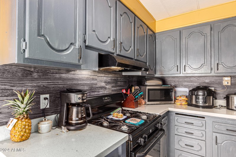 6828 W Pierce Street, 126