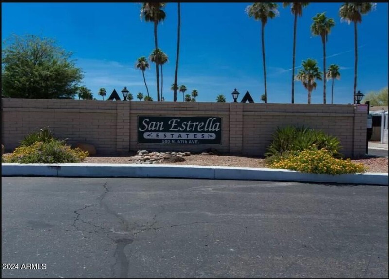 San Estrella Entrance