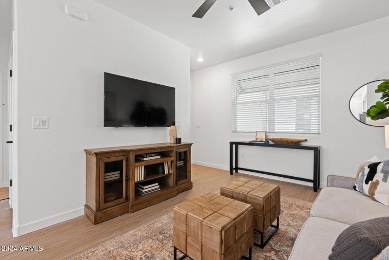 41_4295_W_Hunt_Hwy_Unit_2026_mls