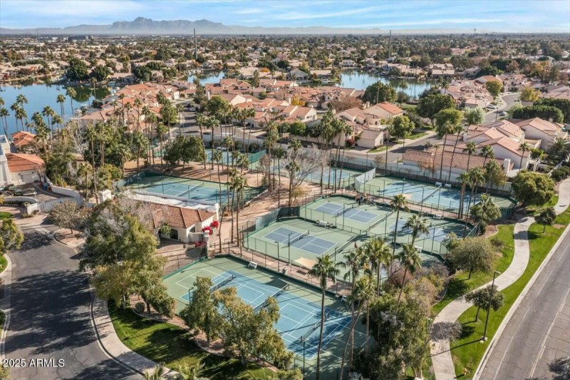 Pickleball & Tennis Courts