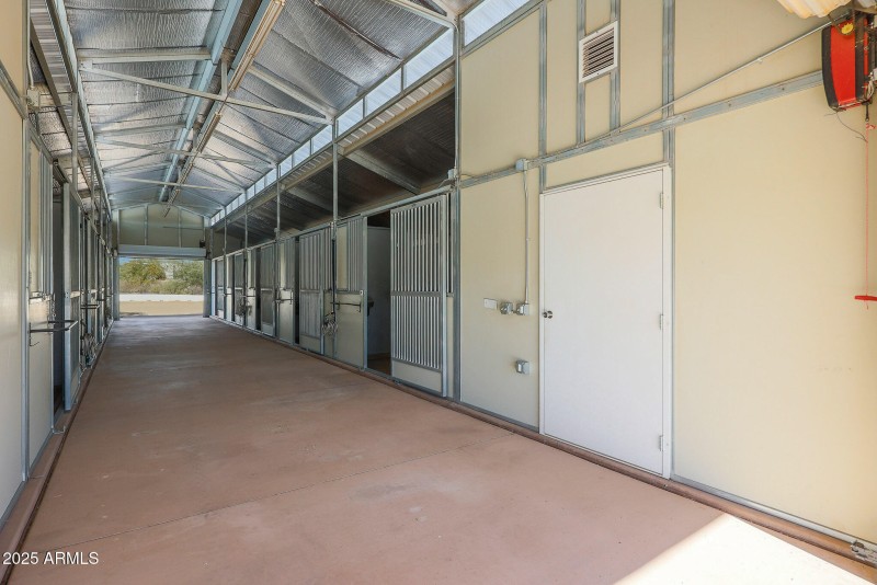 Stables w/feed room
