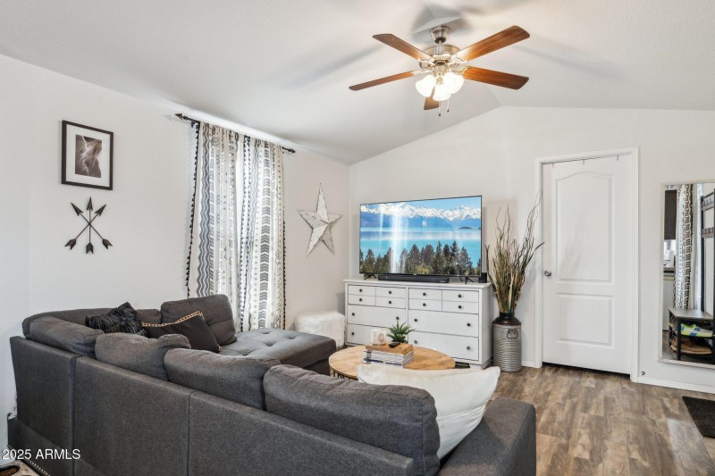 36-web-or-mls-27407-n-156th-st