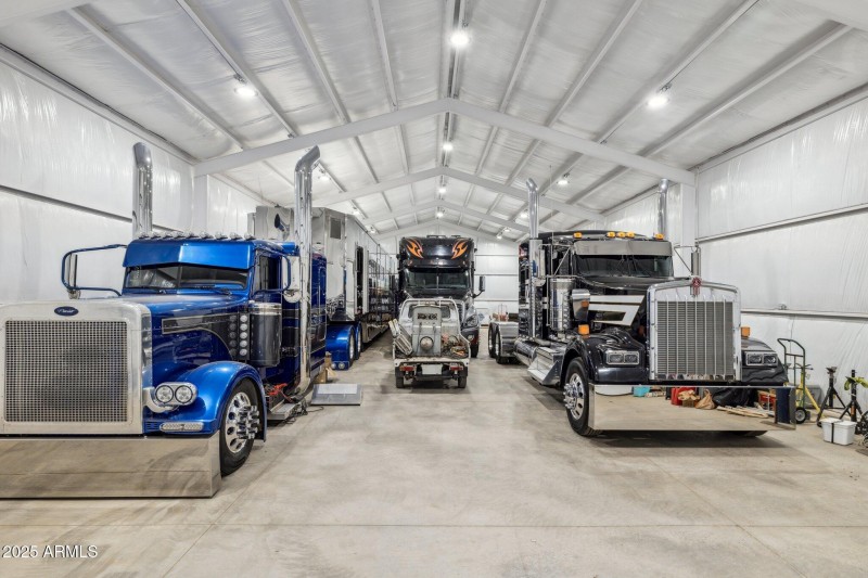 46-web-or-mls-27407-n-156th-st