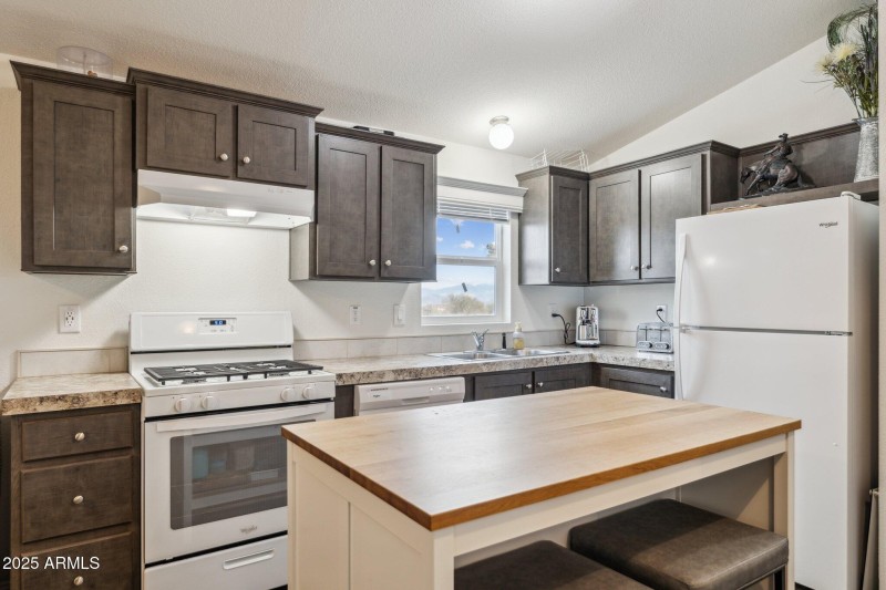 38-web-or-mls-27407-n-156th-st