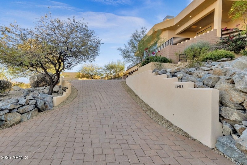 3-web-or-mls-15418-castillo-dr