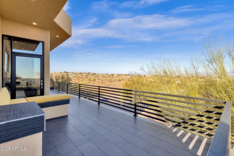 10-web-or-mls-15418-castillo-dr