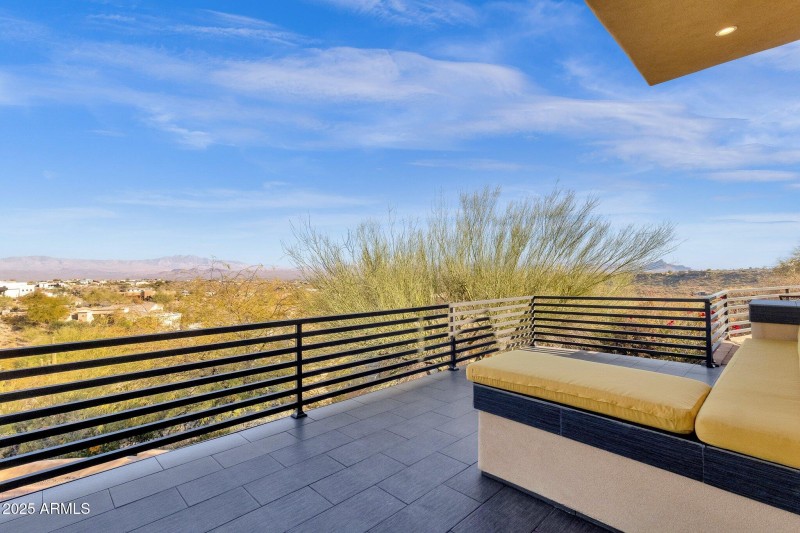 11-web-or-mls-15418-castillo-dr